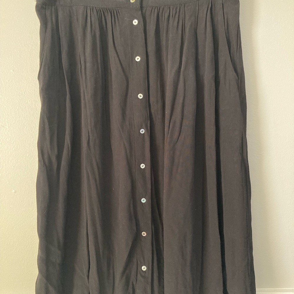 Simply Styled Black A-Line Skirt with Buttons